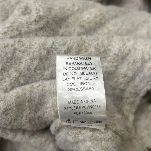 VICI Cream Ribbed Knit Belted Turtleneck Tunic Sweater Women’s Size Medium - Picture 8 of 9